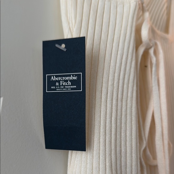 Abercrombie & Fitch Elegant Cream Ribbed Bodysuit - Picture 3 of 4